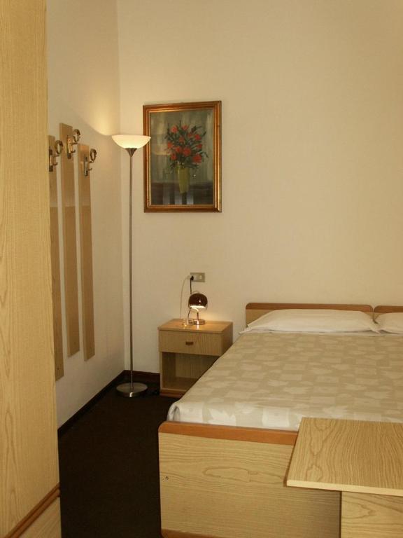 Albergo Corona Salsomaggiore Terme Δωμάτιο φωτογραφία
