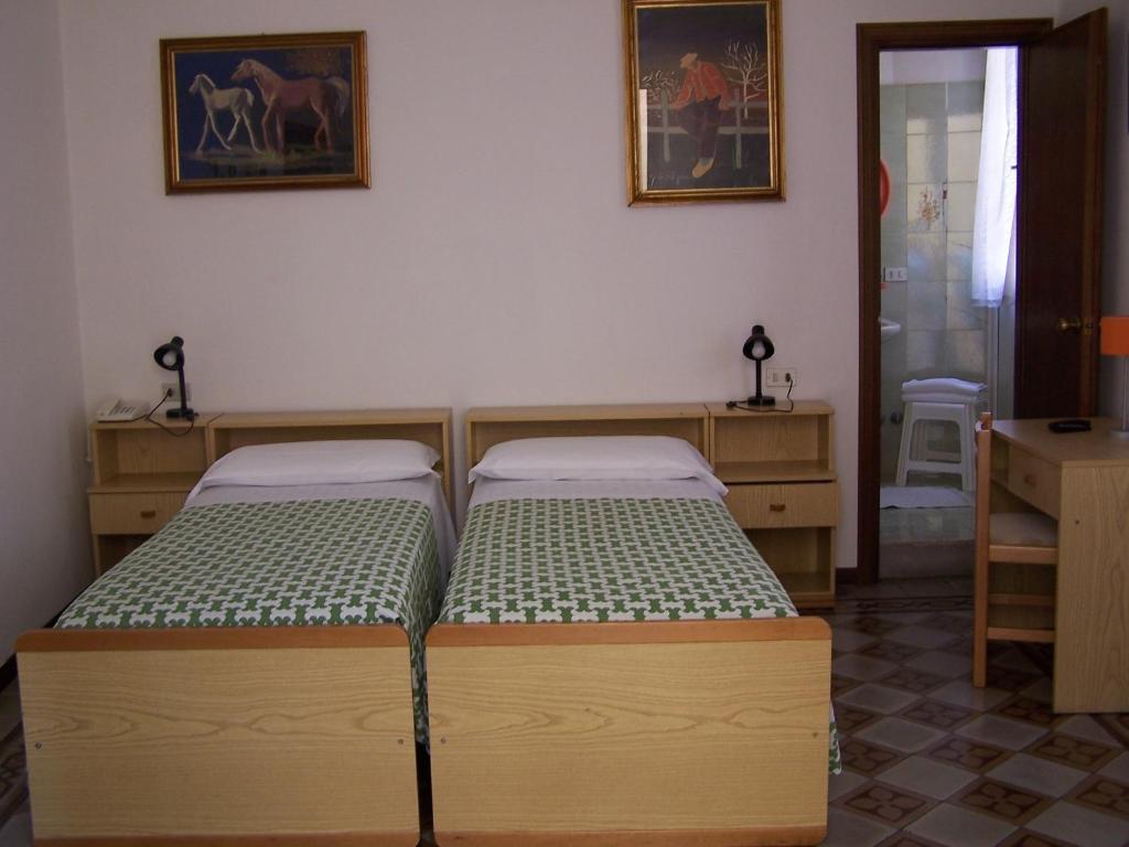 Albergo Corona Salsomaggiore Terme Δωμάτιο φωτογραφία