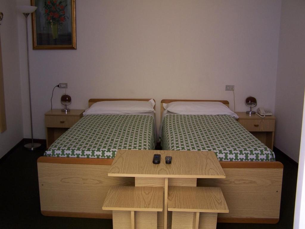 Albergo Corona Salsomaggiore Terme Δωμάτιο φωτογραφία