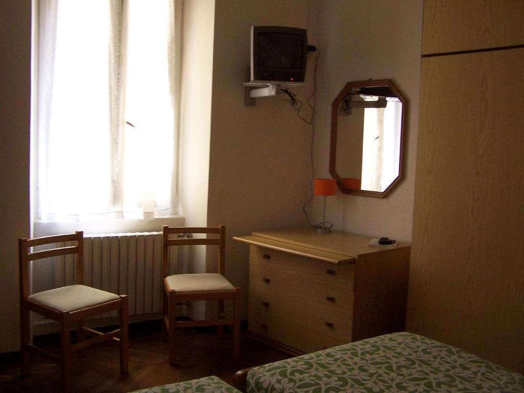 Albergo Corona Salsomaggiore Terme Δωμάτιο φωτογραφία