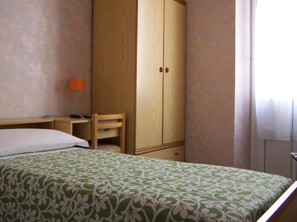 Albergo Corona Salsomaggiore Terme Δωμάτιο φωτογραφία